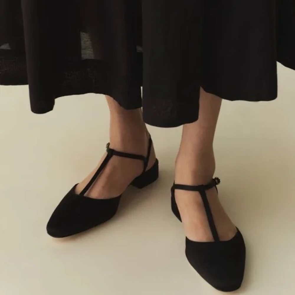 Doen Christina T-Strap Satin Flat 36 NEW